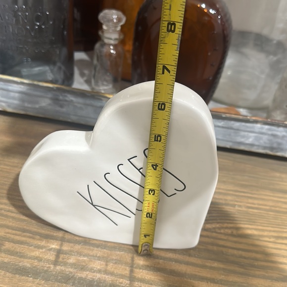 Rae Dunn KISSES Ceramic Heart - Picture 8 of 10